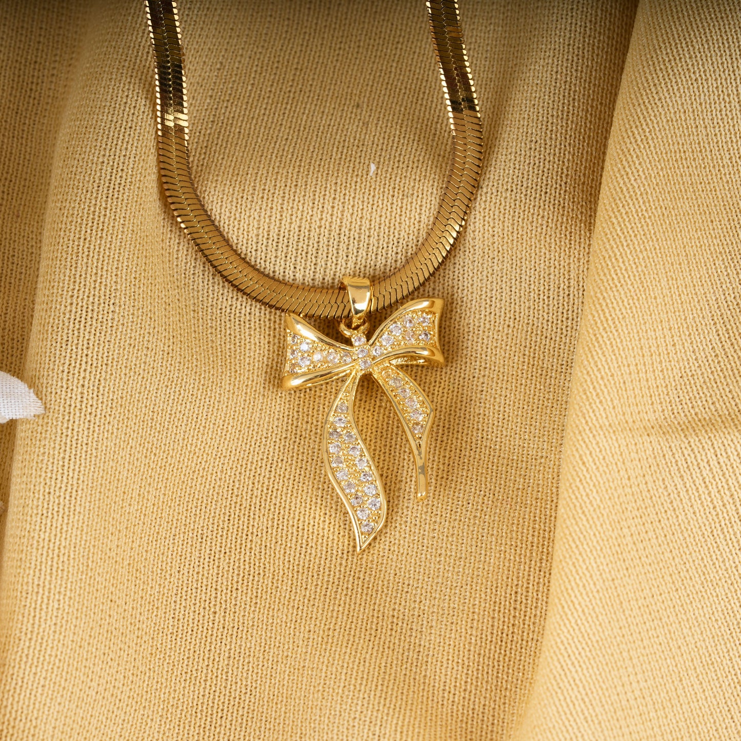 Bow Choker Pendant