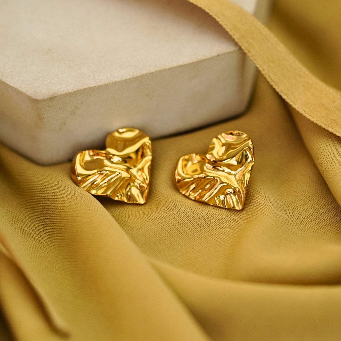 Tentmentise Heart Earrings